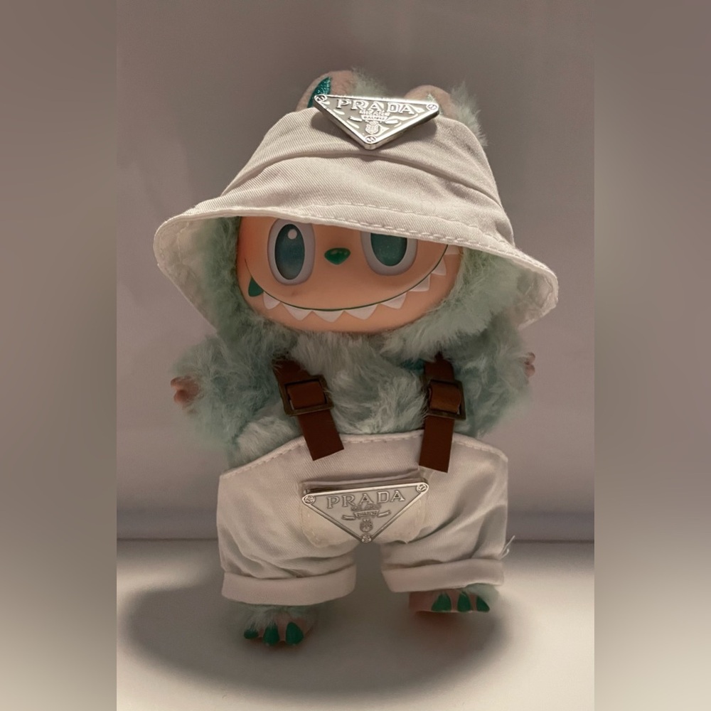 Labubu Tan and White outfit (doll not included)